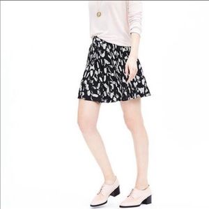 Banana Republic Pleated Skirt size 2